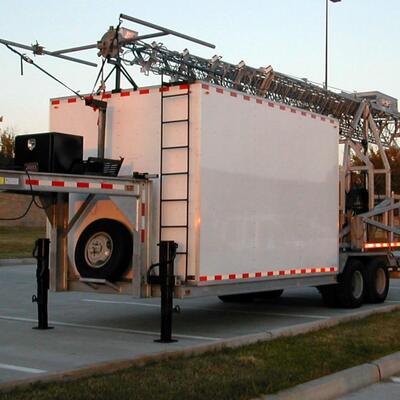 24m 25m 30m xe tải di động Ứng xe gắn đèn ống pin trên bánh xe kính thiên văn lưới ăng-ten thông tin liên lạc tháp cột