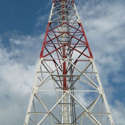 Cao độ phân giải Radio Telecom Tam giác 3 chân Tháp thép ống 40M / S