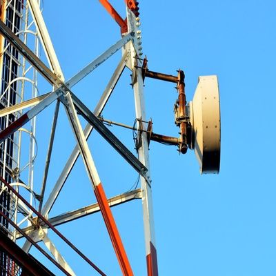 36m 4 chân thép lưới góc tháp truyền thông di động / tự hỗ trợ ăng-ten mast