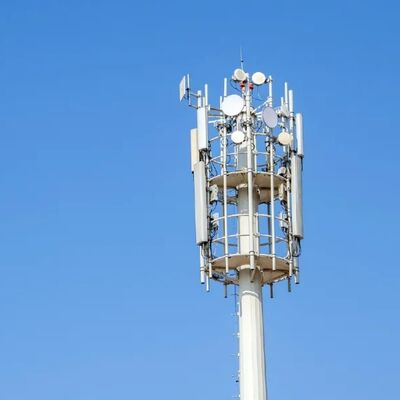 Monopole Tower telecom có thiết kế trục rắn và các tùy chọn xử lý bề mặt bao gồm kẽm nóng và sơn