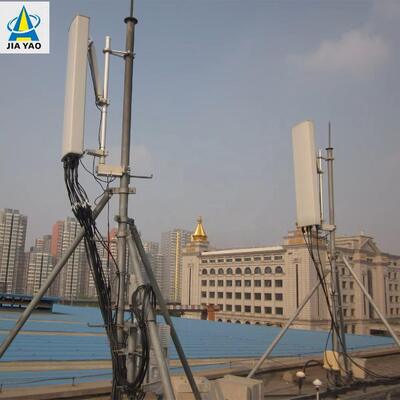 Tháp đơn cực nhẹ trên mái nhà 25M 30M 40m dành cho mật độ tế bào nhỏ 5G đô thị với dấu chân cơ sở nhỏ và thép mạ kẽm